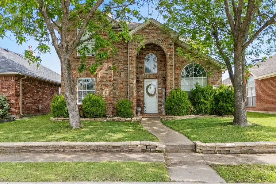 Single Family Residence For Sale in Dallas County , 7713 Harbor Drive, Rowlett, Texas 75088, 3 Bedrooms, 3 Bathrooms, 2 Garage spaces, 2,129 Sqft, built in 1995, Price $359,000, mls#21259425, Real Estate Agent in Rowlett, Homes For Sale in Dallas county, Homes For Sale in Rowlett, Realtor in Rowlett Texas, Real Estate Brokerage Independent Realty Texas, Luminita Cordes Realtor