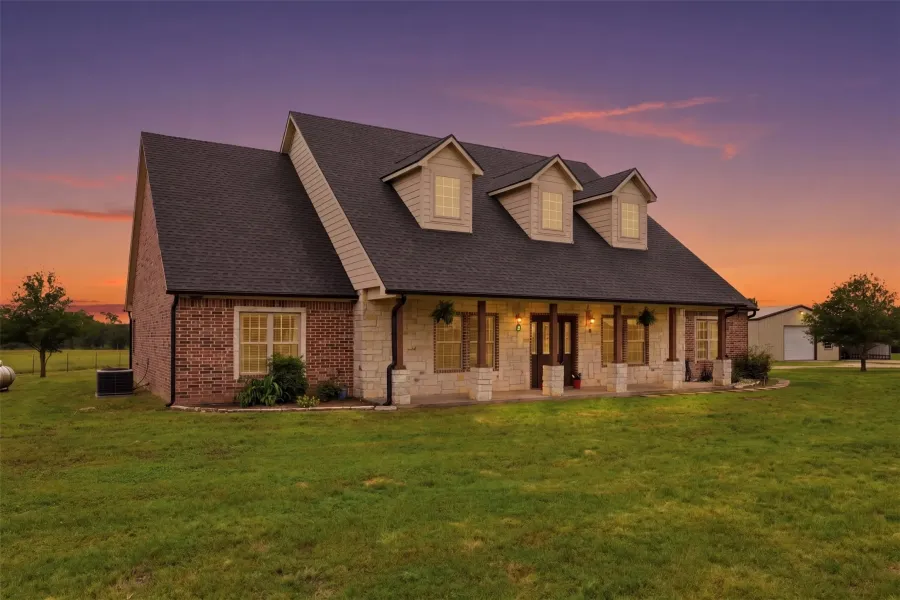 Farm For Sale in Hopkins County , 8737 E FM 1567, Sulphur Springs, Texas 75482, 5 Bedrooms, 3 Bathrooms, 2 Garage spaces, 2,650 Sqft, built in 2013, Price $990,000, mls#21265507, Real Estate Agent in Sulphur Springs, Homes For Sale in Hopkins county, Homes For Sale in Sulphur Springs, Realtor in Sulphur Springs Texas, Real Estate Brokerage Independent Realty Texas, Luminita Cordes Realtor