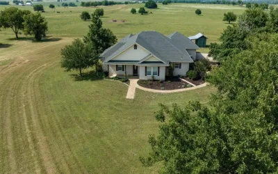 Farm For Sale in Cooke County , 1211 W Fm 922, Valley View, Texas 76272, 3 Bedrooms, 3 Bathrooms, 2 Garage spaces, 2,305 Sqft, built in 2005, Price $2,999,000, mls#21264100, Real Estate Agent in Valley View, Homes For Sale in Cooke county, Homes For Sale in Valley View, Realtor in Valley View Texas, Real Estate Brokerage Independent Realty Texas, Luminita Cordes Realtor