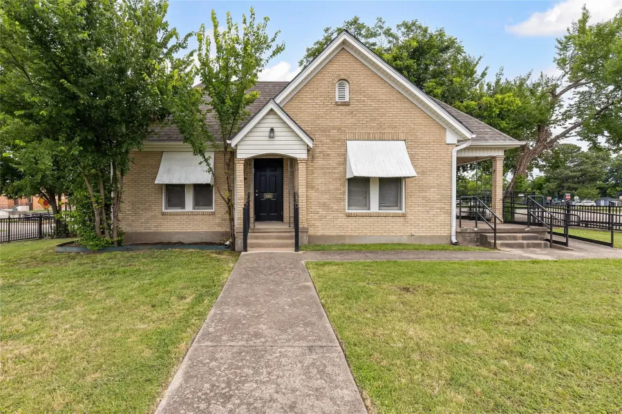 Office For Sale in Hunt County , 3503 Stonewall Street, Greenville, Texas 75401, 0, 0, Garage spaces, 0 Sqft, built in 1975, Price $280,250, mls#21266745, Real Estate Agent in Greenville, Homes For Sale in Hunt county, Homes For Sale in Greenville, Realtor in Greenville Texas, Real Estate Brokerage Independent Realty Texas, Luminita Cordes Realtor