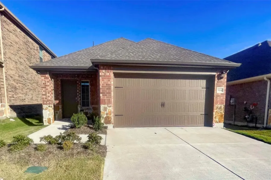 Single Family Residence For Rent in Collin County , 906 Ramble Road, Lavon, Texas 75166, 3 Bedrooms, 2 Bathrooms, 2 Garage spaces, 1,454 Sqft, built in 2023, Price $2,250, mls#21267231, Real Estate Agent in Lavon, Homes For Rent in Collin county, Homes For Rent in Lavon, Realtor in Lavon Texas, Real Estate Brokerage Independent Realty Texas, Luminita Cordes Realtor