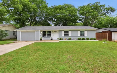 Single Family Residence For Sale in Dallas County , 2219 Loyce Drive, Mesquite, Texas 75149, 3 Bedrooms, 1 Bathroom, 1 Garage spaces, 910 Sqft, built in 1959, Price $238,000, mls#21268352, Real Estate Agent in Mesquite, Homes For Sale in Dallas county, Homes For Sale in Mesquite, Realtor in Mesquite Texas, Real Estate Brokerage Independent Realty Texas, Luminita Cordes Realtor