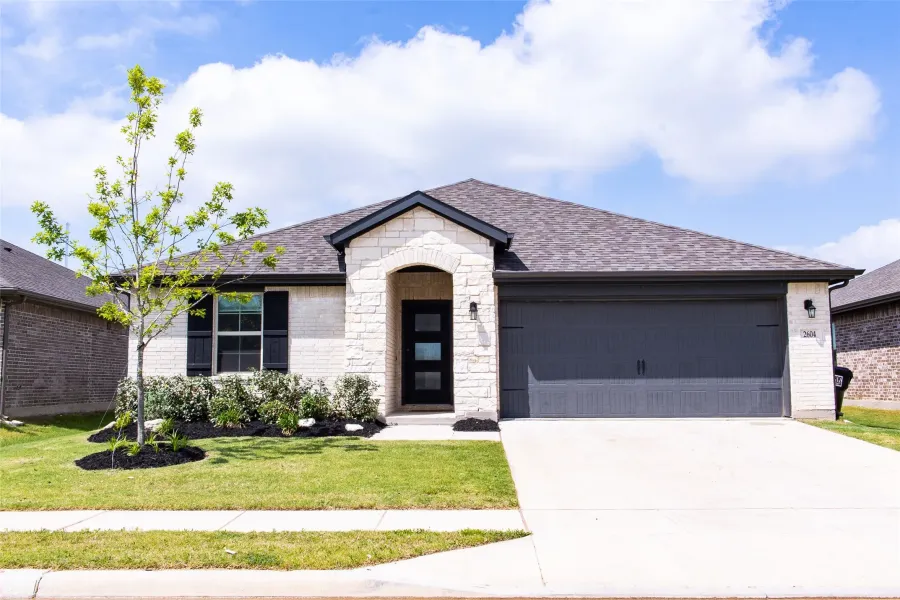 Single Family Residence For Sale in Collin County , 2604 Freeman Street, Anna, Texas 75409, 3 Bedrooms, 2 Bathrooms, 2 Garage spaces, 1,667 Sqft, built in 2024, Price $329,999, mls#21266190, Real Estate Agent in Anna, Homes For Sale in Collin county, Homes For Sale in Anna, Realtor in Anna Texas, Real Estate Brokerage Independent Realty Texas, Luminita Cordes Realtor