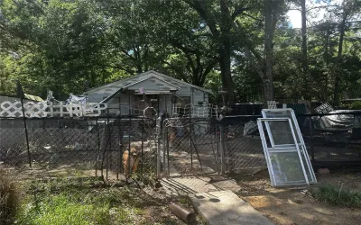 Single Family Residence For Sale in Gregg County , 1421 N 9th Street, Longview, Texas 75601, 2 Bedrooms, 1 Bathroom, Garage spaces, 800 Sqft, built in 1940, Price $60,000, mls#21270039, Real Estate Agent in Longview, Homes For Sale in Gregg county, Homes For Sale in Longview, Realtor in Longview Texas, Real Estate Brokerage Independent Realty Texas, Luminita Cordes Realtor