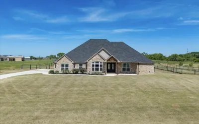Single Family Residence For Sale in Wise County , 105 Carls Court, Boyd, Texas 76023, 3 Bedrooms, 3 Bathrooms, 2 Garage spaces, 2,450 Sqft, built in 2022, Price $515,000, mls#21265716, Real Estate Agent in Boyd, Homes For Sale in Wise county, Homes For Sale in Boyd, Realtor in Boyd Texas, Real Estate Brokerage Independent Realty Texas, Luminita Cordes Realtor
