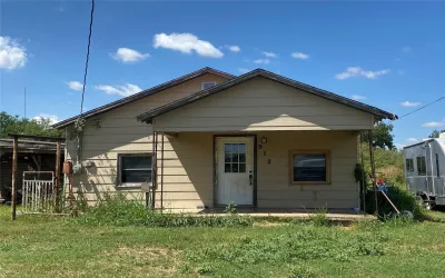 Single Family Residence For Sale in Haskell County , 912 Taylor Avenue, Rule, Texas 79547, 3 Bedrooms, 2 Bathrooms, Garage spaces, 1,056 Sqft, built in 1945, Price $79,900, mls#21270457, Real Estate Agent in Rule, Homes For Sale in Haskell county, Homes For Sale in Rule, Realtor in Rule Texas, Real Estate Brokerage Independent Realty Texas, Luminita Cordes Realtor