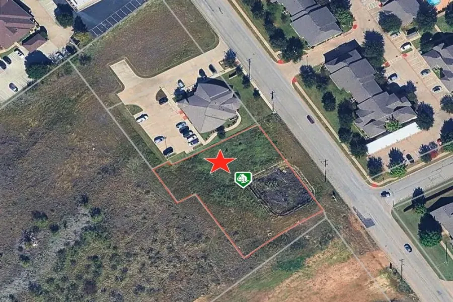 Lot lines of property.
Detention Pond front corner