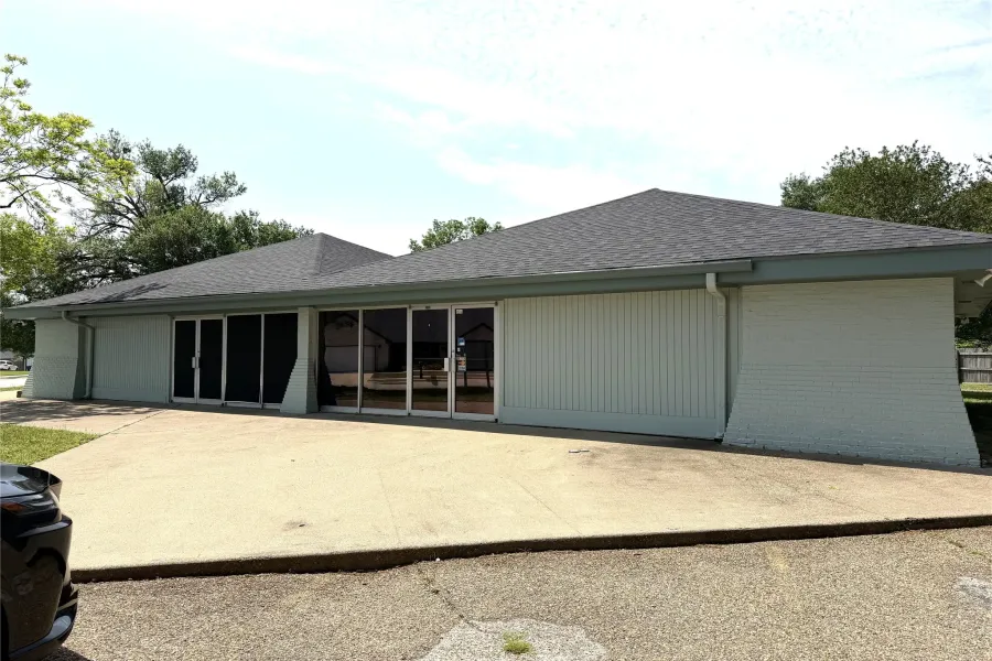 Retail For Sale in Henderson County , 406 Lindsey Lane, Athens, Texas 75751, 0, 0, Garage spaces, 0 Sqft, built in 0, Price $259,000, mls#21271685, Real Estate Agent in Athens, Homes For Sale in Henderson county, Homes For Sale in Athens, Realtor in Athens Texas, Real Estate Brokerage Independent Realty Texas, Luminita Cordes Realtor