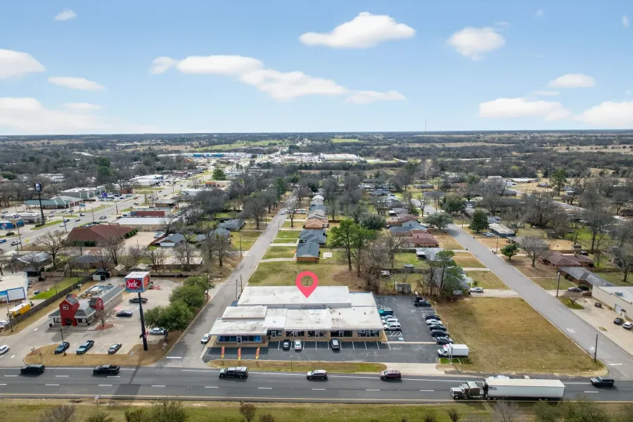 Business For Rent in Hopkins County , 200 Shannon Road W 206, Sulphur Springs, Texas 75482, 0, 0, Garage spaces, 0 Sqft, built in 1972, Price $1,400, mls#21271717, Real Estate Agent in Sulphur Springs, Homes For Rent in Hopkins county, Homes For Rent in Sulphur Springs, Realtor in Sulphur Springs Texas, Real Estate Brokerage Independent Realty Texas, Luminita Cordes Realtor