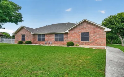 Duplex For Rent in Denton County , 3132 Cedar Hill Street, Denton, Texas 76209, 3 Bedrooms, 2 Bathrooms, Garage spaces, 1,378 Sqft, built in 1996, Price $1,850, mls#21274503, Real Estate Agent in Denton, Homes For Rent in Denton county, Homes For Rent in Denton, Realtor in Denton Texas, Real Estate Brokerage Independent Realty Texas, Luminita Cordes Realtor