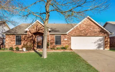 Single Family Residence For Sale in Kaufman County , 1202 Halifax Lane, Forney, Texas 75126, 3 Bedrooms, 2 Bathrooms, 2 Garage spaces, 1,625 Sqft, built in 2002, Price $250,000, mls#21270936, Real Estate Agent in Forney, Homes For Sale in Kaufman county, Homes For Sale in Forney, Realtor in Forney Texas, Real Estate Brokerage Independent Realty Texas, Luminita Cordes Realtor