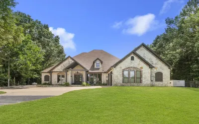 Single Family Residence For Sale in Henderson County , 12075 ST HWY 31, Brownsboro, Texas 75756, 3 Bedrooms, 3 Bathrooms, 2 Garage spaces, 2,986 Sqft, built in 2005, Price $1,365,000, mls#21275485, Real Estate Agent in Brownsboro, Homes For Sale in Henderson county, Homes For Sale in Brownsboro, Realtor in Brownsboro Texas, Real Estate Brokerage Independent Realty Texas, Luminita Cordes Realtor
