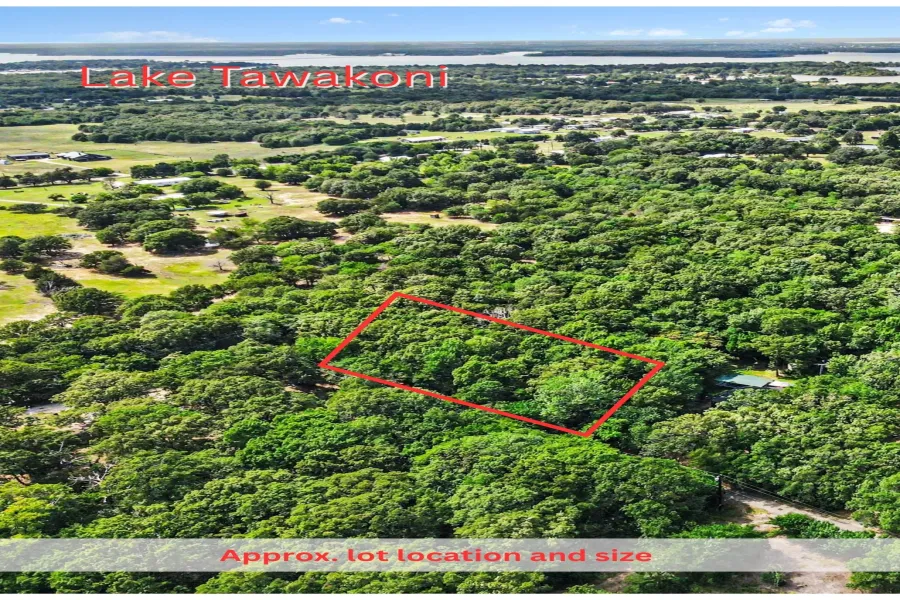 Aerial view, close to the lake