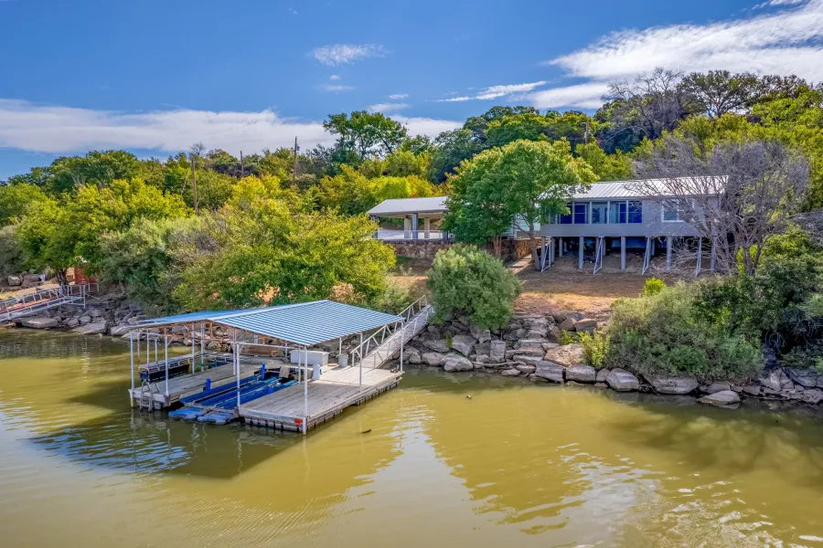 Welcome to your lake retreat!