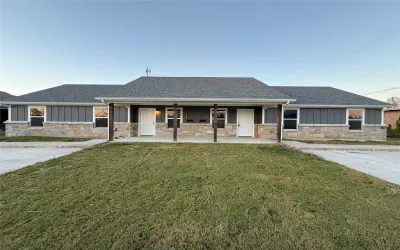 Duplex For Sale in Hill County , 108 W Adams Street, Itasca, Texas 76055, 6 Bedrooms, 4 Bathrooms, Garage spaces, 0 Sqft, built in 2021, Price $375,000, mls#21269217, Real Estate Agent in Itasca, Homes For Sale in Hill county, Homes For Sale in Itasca, Realtor in Itasca Texas, Real Estate Brokerage Independent Realty Texas, Luminita Cordes Realtor