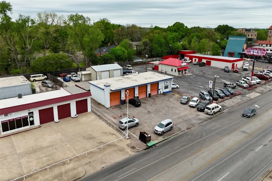 Industrial For Sale in Mc Lennan County , 3421 Franklin Avenue, Waco, Texas 76710, 0, 0, Garage spaces, 0 Sqft, built in 1957, Price $600,000, mls#21267788, Real Estate Agent in Waco, Homes For Sale in Mc Lennan county, Homes For Sale in Waco, Realtor in Waco Texas, Real Estate Brokerage Independent Realty Texas, Luminita Cordes Realtor