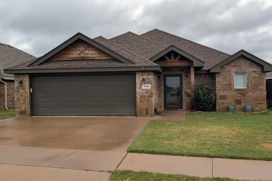 Single Family Residence For Sale in Taylor County , 5318 Catclaw Drive, Abilene, Texas 79606, 4 Bedrooms, 2 Bathrooms, 2 Garage spaces, 1,442 Sqft, built in 2016, Price $307,900, mls#21278140, Real Estate Agent in Abilene, Homes For Sale in Taylor county, Homes For Sale in Abilene, Realtor in Abilene Texas, Real Estate Brokerage Independent Realty Texas, Luminita Cordes Realtor