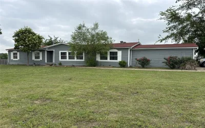 Mobile Home For Sale in Hunt County , 1760 County Road 2277, Quinlan, Texas 75474, 4 Bedrooms, 2 Bathrooms, 2 Garage spaces, 1,876 Sqft, built in 1999, Price $249,000, mls#21278941, Real Estate Agent in Quinlan, Homes For Sale in Hunt county, Homes For Sale in Quinlan, Realtor in Quinlan Texas, Real Estate Brokerage Independent Realty Texas, Luminita Cordes Realtor