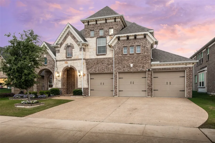 Single Family Residence For Sale in Dallas County , 338 Sagemeadow Road, Wylie, Texas 75098, 4 Bedrooms, 4 Bathrooms, 3 Garage spaces, 3,313 Sqft, built in 2018, Price $699,900, mls#21256063, Real Estate Agent in Wylie, Homes For Sale in Dallas county, Homes For Sale in Wylie, Realtor in Wylie Texas, Real Estate Brokerage Independent Realty Texas, Luminita Cordes Realtor