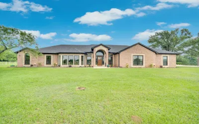 Single Family Residence For Sale in Johnson County , 6624 Shadow Valley Drive, Burleson, Texas 76028, 6 Bedrooms, 5 Bathrooms, 5 Garage spaces, 4,380 Sqft, built in 2002, Price $1,590,000, mls#21278723, Real Estate Agent in Burleson, Homes For Sale in Johnson county, Homes For Sale in Burleson, Realtor in Burleson Texas, Real Estate Brokerage Independent Realty Texas, Luminita Cordes Realtor
