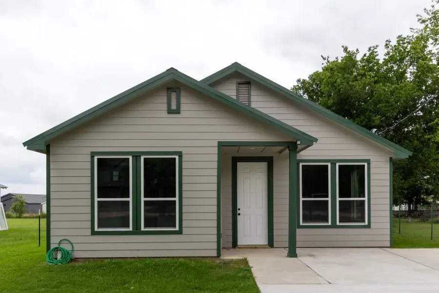 Single Family Residence For Sale in Bosque County , 328 E Norway Street, Walnut Springs, Texas 76690, 3 Bedrooms, 2 Bathrooms, Garage spaces, 1,335 Sqft, built in 2024, Price $255,000, mls#21281404, Real Estate Agent in Walnut Springs, Homes For Sale in Bosque county, Homes For Sale in Walnut Springs, Realtor in Walnut Springs Texas, Real Estate Brokerage Independent Realty Texas, Luminita Cordes Realtor