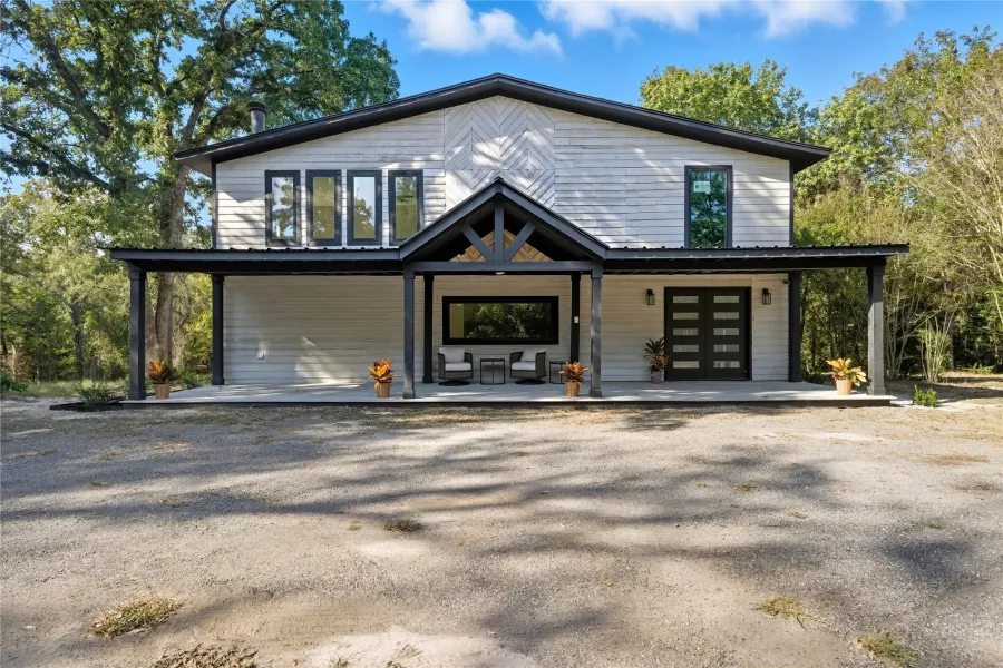 Single Family Residence For Sale in Henderson County , 5393 Fm 2892, Athens, Texas 75752, 4 Bedrooms, 4 Bathrooms, Garage spaces, 3,824 Sqft, built in 1989, Price $798,000, mls#21097828, Real Estate Agent in Athens, Homes For Sale in Henderson county, Homes For Sale in Athens, Realtor in Athens Texas, Real Estate Brokerage Independent Realty Texas, Luminita Cordes Realtor