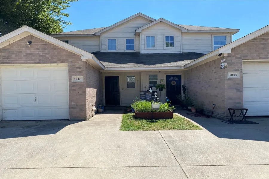 Homes for sale in Azle - Tarrant - Texas USA | house for sale Azle - Tarrant - Texas USA | Azle - Tarrant - Texas USA Real estate services | New listings for sale Azle - Tarrant - Texas USA | Land for sale in Azle - Tarrant - Texas USA | Real Estate Agent in Azle - Tarrant - Texas USA | Realtor in Azle - Tarrant - Texas USA | Real estate agent in Azle | What is My Home Value Azle - Tarrant - Texas USA | Texas Real Estate Brokerage Independent Realty, Homes and Land in Texas by Luminita Cordes Realtor