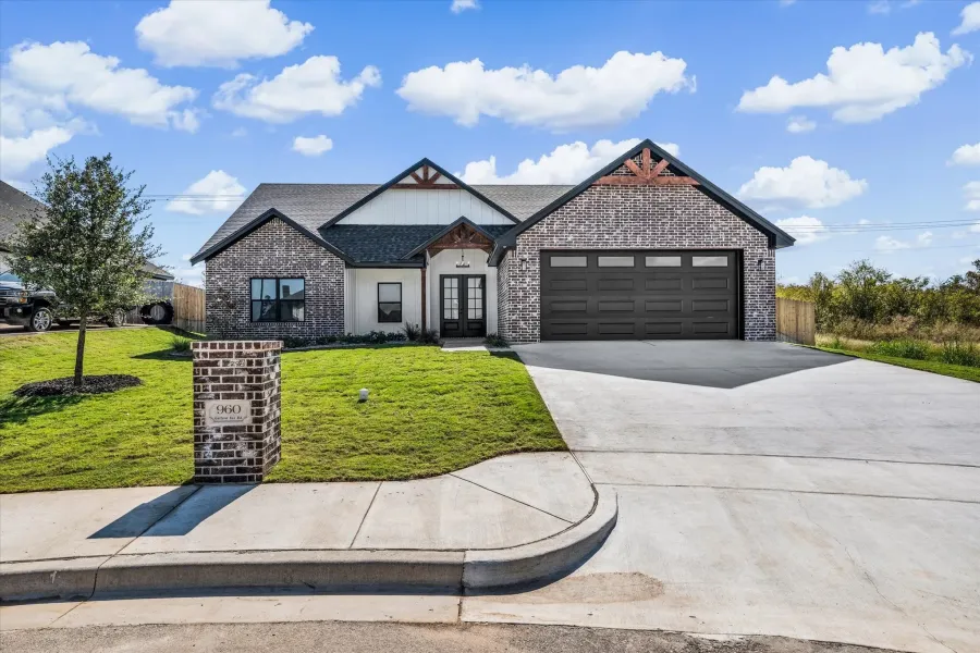 Homes for sale in Hewitt - Mc Lennan - Texas USA | house for sale Hewitt - Mc Lennan - Texas USA | Hewitt - Mc Lennan - Texas USA Real estate services | New listings for sale Hewitt - Mc Lennan - Texas USA | Land for sale in Hewitt - Mc Lennan - Texas USA | Real Estate Agent in Hewitt - Mc Lennan - Texas USA | Realtor in Hewitt - Mc Lennan - Texas USA | Real estate agent in Hewitt | What is My Home Value Hewitt - Mc Lennan - Texas USA | Texas Real Estate Brokerage Independent Realty, Homes and Land in Texas by Luminita Cordes Realtor