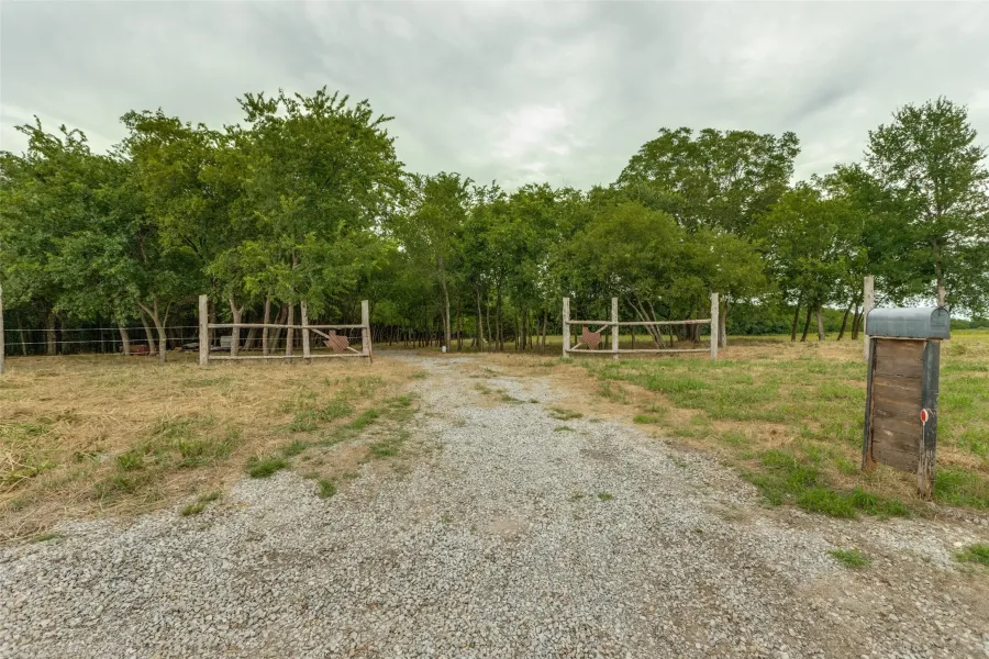 View of dirt / gravel road