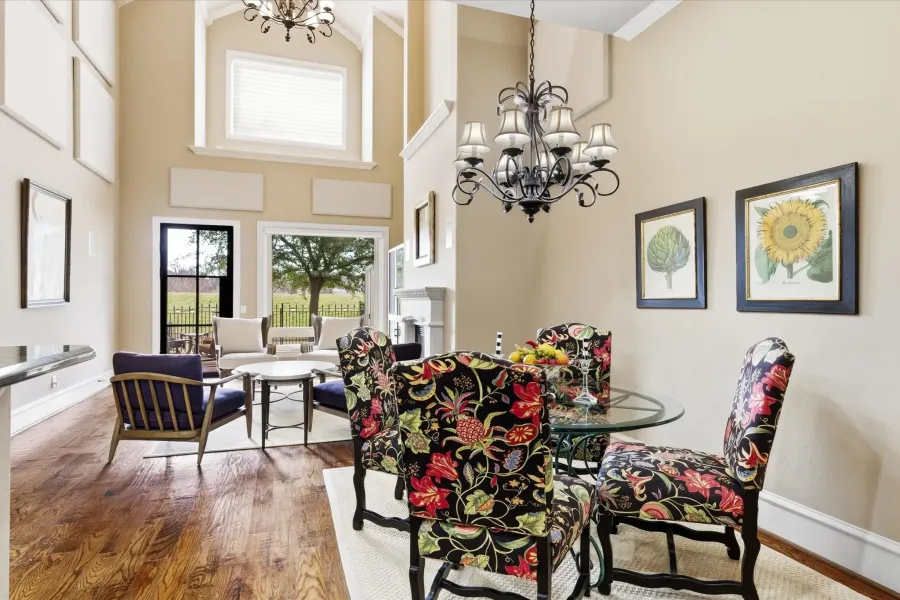 Open floor plan great for entertainment