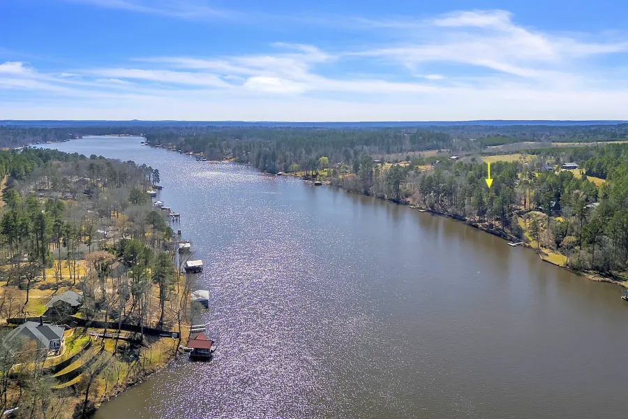 Beautiful lakefront property
