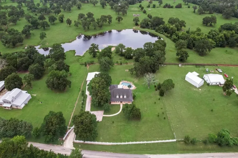 2795 County Road 1030
Chatfield, TX