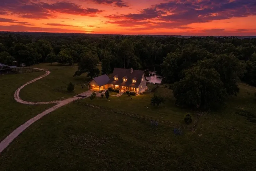 Single Family Residence For Sale in Franklin (TX) County , 8150 Texas Highway 37 S S, Winnsboro, Texas 75494, 4 Bedrooms, 5 Bathrooms, 2 Garage spaces, 6,268 Sqft, built in 2005, Price $1,650,000, mls#21282629, Real Estate Agent in Winnsboro, Homes For Sale in Franklin (TX) county, Homes For Sale in Winnsboro, Realtor in Winnsboro Texas, Real Estate Brokerage Independent Realty Texas, Luminita Cordes Realtor