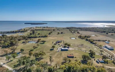 Single Family Residence For Sale in Kaufman County , 15675 County Road 4024, Kemp, Texas 75143, 3 Bedrooms, 2 Bathrooms, 2 Garage spaces, 2,690 Sqft, built in 1991, Price $3,500,000, mls#21283816, Real Estate Agent in Kemp, Homes For Sale in Kaufman county, Homes For Sale in Kemp, Realtor in Kemp Texas, Real Estate Brokerage Independent Realty Texas, Luminita Cordes Realtor