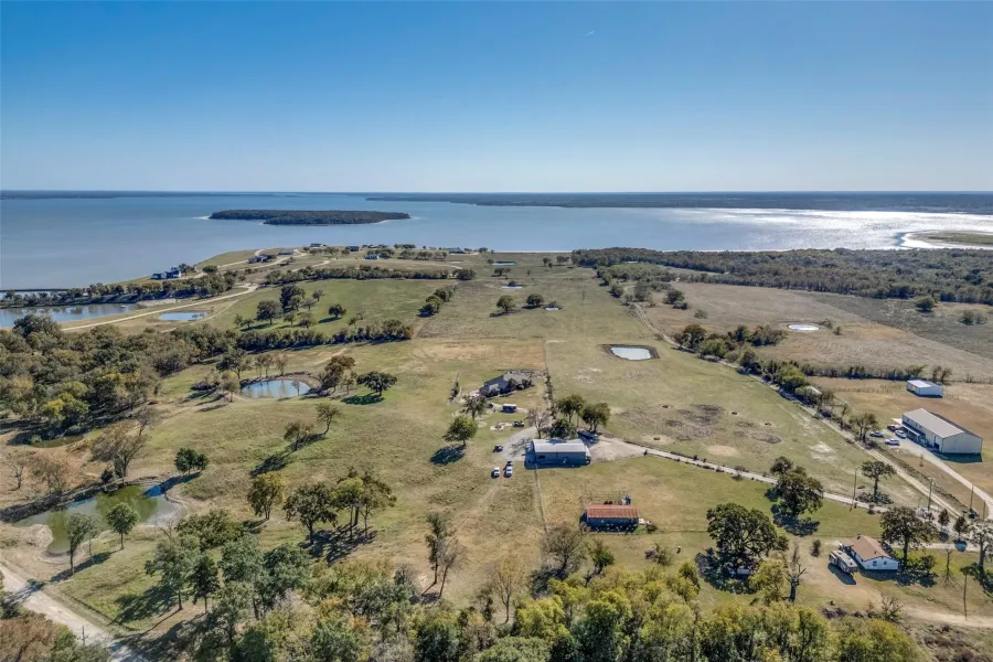 Single Family Residence For Sale in Kaufman County , 15675 County Road 4024, Kemp, Texas 75143, 3 Bedrooms, 2 Bathrooms, 2 Garage spaces, 2,690 Sqft, built in 1991, Price $3,500,000, mls#21283816, Real Estate Agent in Kemp, Homes For Sale in Kaufman county, Homes For Sale in Kemp, Realtor in Kemp Texas, Real Estate Brokerage Independent Realty Texas, Luminita Cordes Realtor