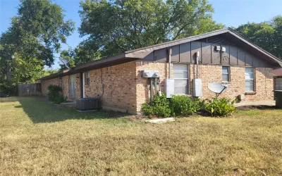 Duplex For Sale in Grayson County , 1503 E Wells Avenue, Sherman, Texas 75090, 5 Bedrooms, 2 Bathrooms, 1 Garage spaces, 0 Sqft, built in 1956, Price $229,900, mls#21284490, Real Estate Agent in Sherman, Homes For Sale in Grayson county, Homes For Sale in Sherman, Realtor in Sherman Texas, Real Estate Brokerage Independent Realty Texas, Luminita Cordes Realtor