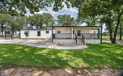 Mobile Home For Sale in Hood County , 7418 Paluxy Highway, Tolar, Texas 76476, 2 Bedrooms, 1 Bathroom, Garage spaces, 600 Sqft, built in 1980, Price $350,000, mls#21284557, Real Estate Agent in Tolar, Homes For Sale in Hood county, Homes For Sale in Tolar, Realtor in Tolar Texas, Real Estate Brokerage Independent Realty Texas, Luminita Cordes Realtor