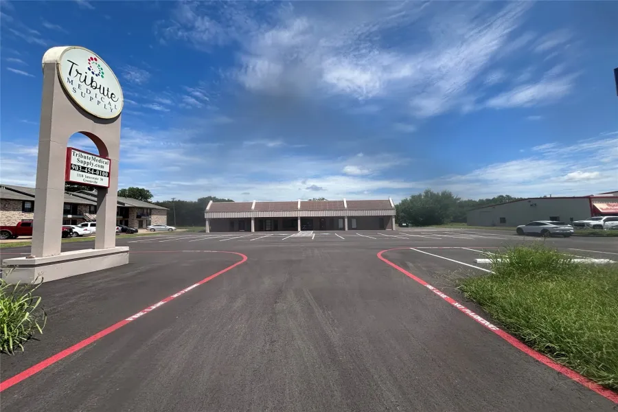 Business For Rent in Hunt County , 1118 Highway 30 2, Greenville, Texas 75402, 0, 0, Garage spaces, 0 Sqft, built in 1983, Price $12, mls#21285236, Real Estate Agent in Greenville, Homes For Rent in Hunt county, Homes For Rent in Greenville, Realtor in Greenville Texas, Real Estate Brokerage Independent Realty Texas, Luminita Cordes Realtor