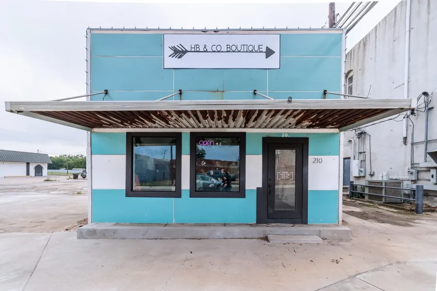 Retail For Sale in Mc Culloch County , 210 N Bridge, Brady, Texas 76825, 0, 0, Garage spaces, 0 Sqft, built in 1920, Price $119,000, mls#21285276, Real Estate Agent in Brady, Homes For Sale in Mc Culloch county, Homes For Sale in Brady, Realtor in Brady Texas, Real Estate Brokerage Independent Realty Texas, Luminita Cordes Realtor
